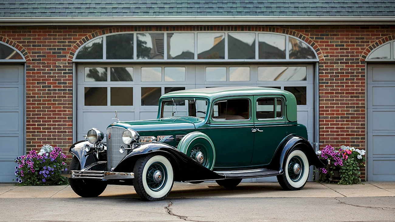 1933 Cadillac Town sedan. Картинка