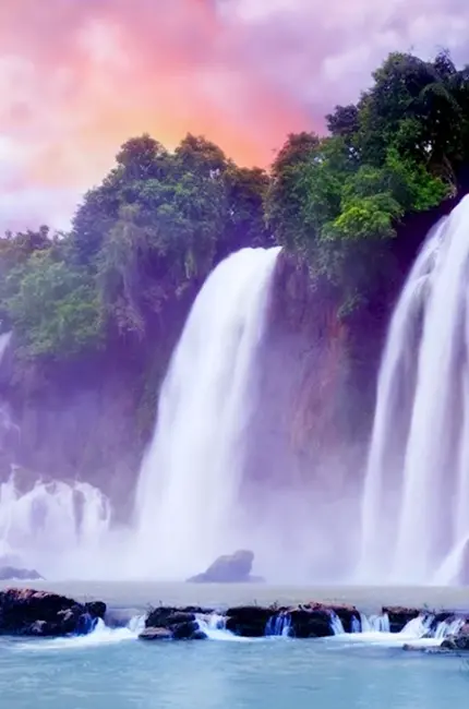 Air Terjun водопад. Красивая картинка