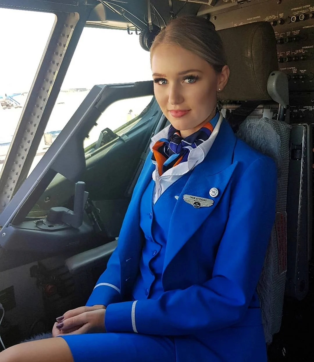 Анастасия Берзегова стюардесса. Красивая девушка
