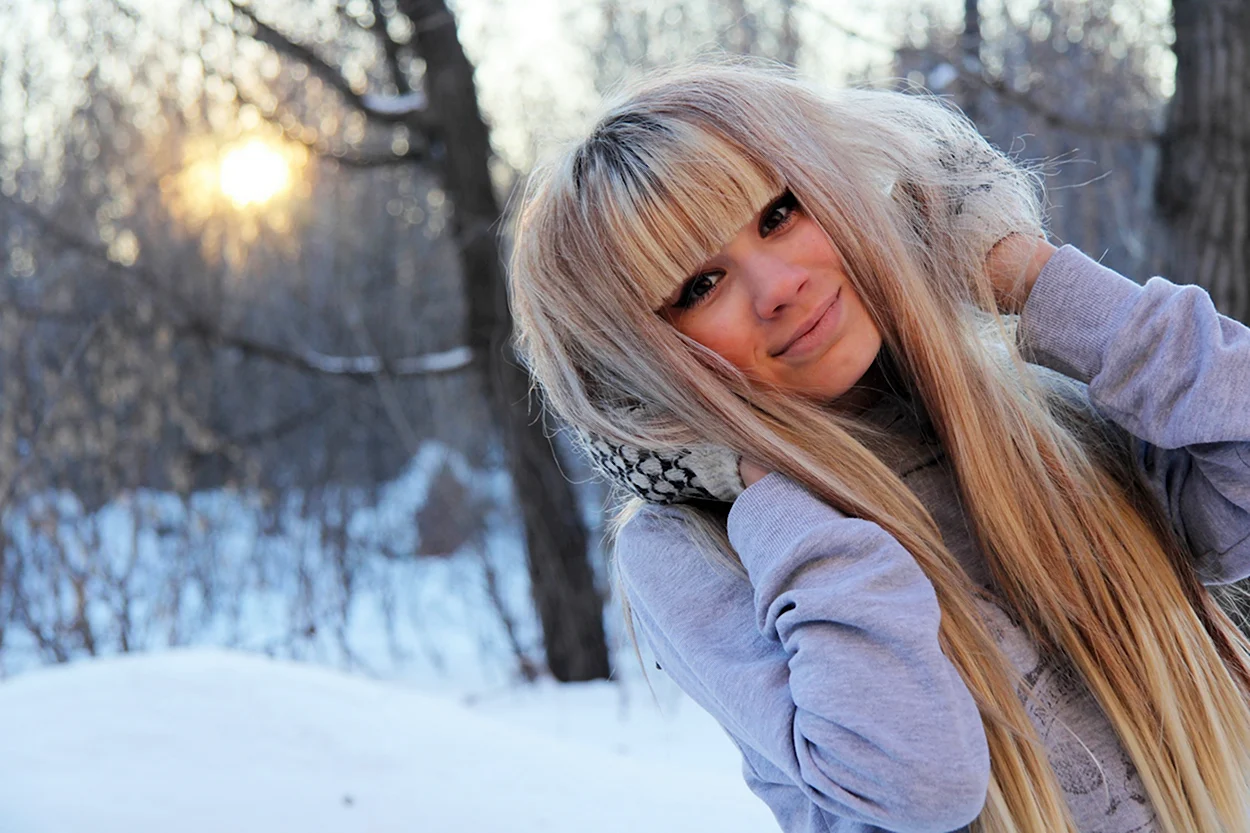 Анастасия Шевченко зимой. Красивая девушка
