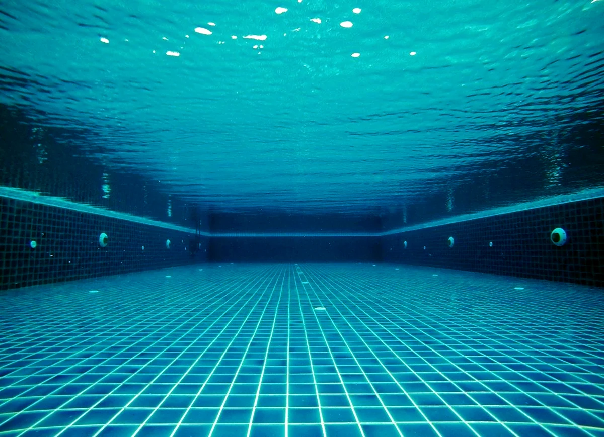 Бассейн под водой. Картинка