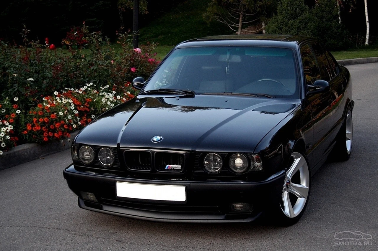 BMW 525 e34 черная. Картинка