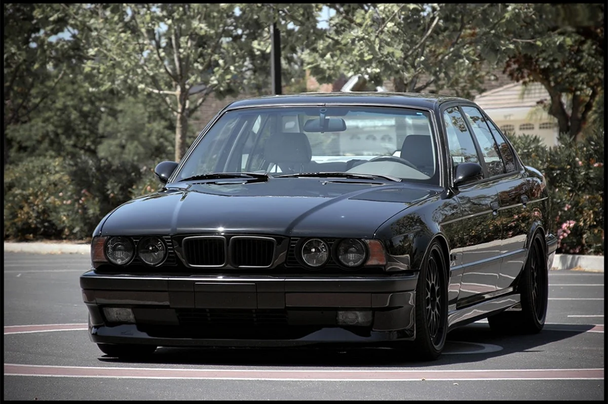 BMW e34 525i. Картинка