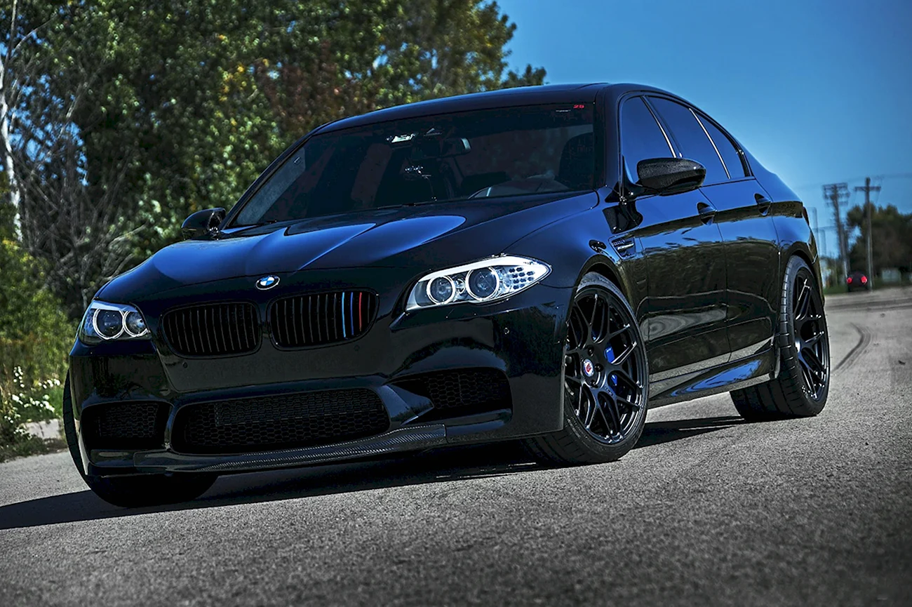 BMW m5 f10 Black. Картинка