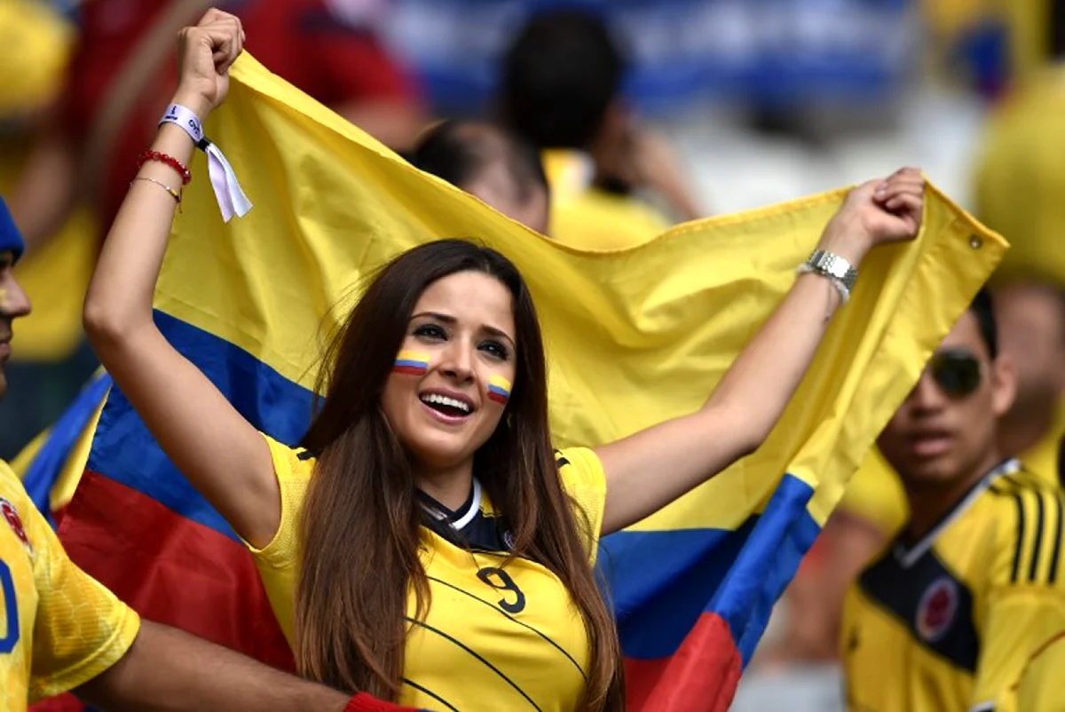 Болельщицы сборной Колумбии. Красивая девушка