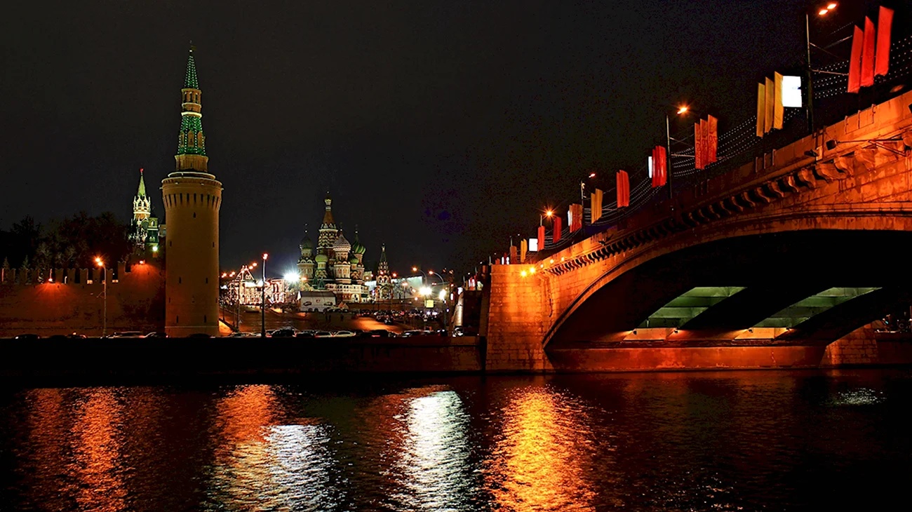 Большой Москворецкий мост в Москве. Красивая картинка