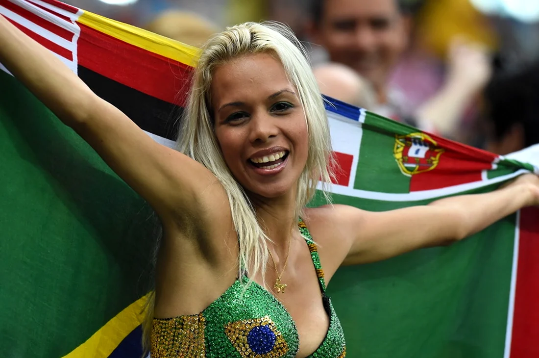 Бразилия ЧМ по футболу 2014 фото болельщицы. Красивая девушка