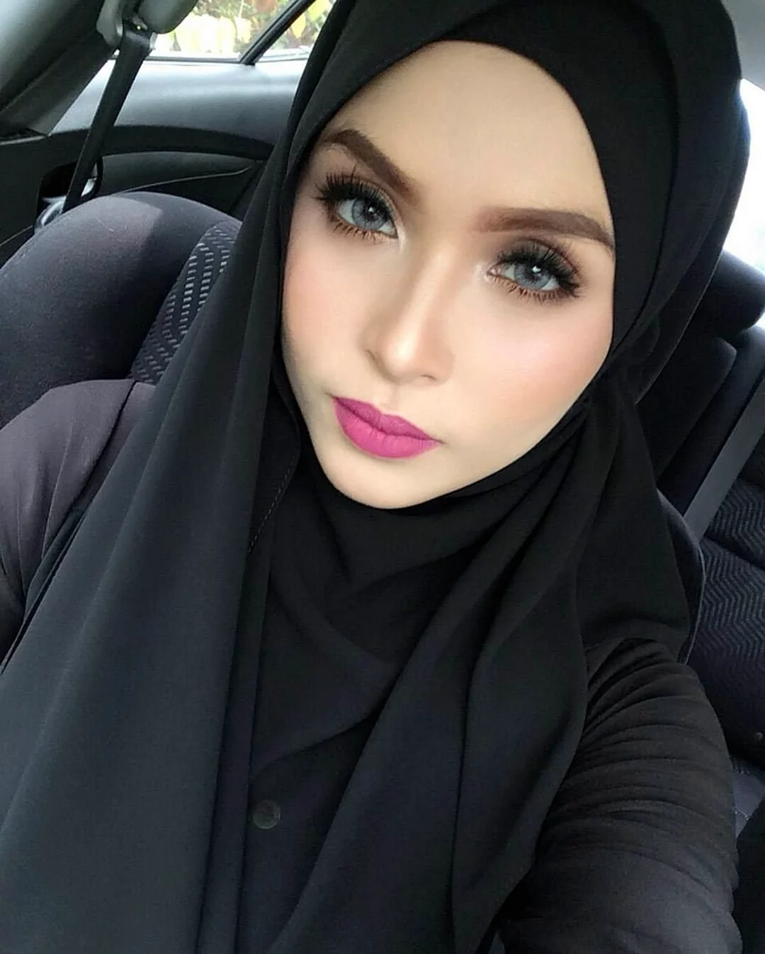 Чеченки Hadid hidjab. Красивая девушка