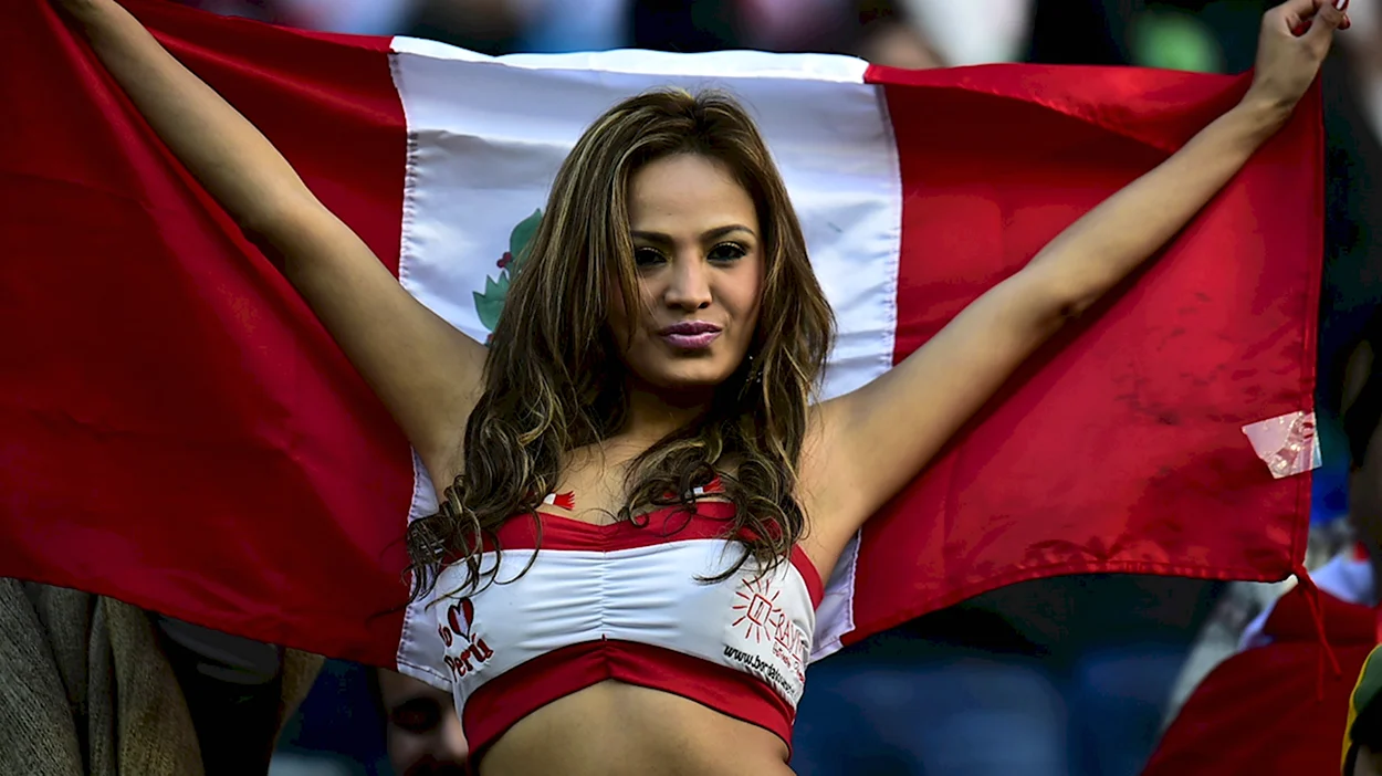 Чемпионат мира по футболу 2018 девушки болельщицы Перу. Красивая девушка