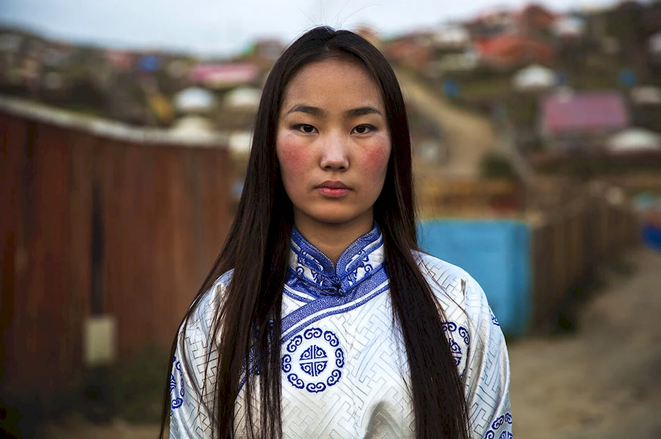 Даниэлла Ван монголка. Красивая картинка