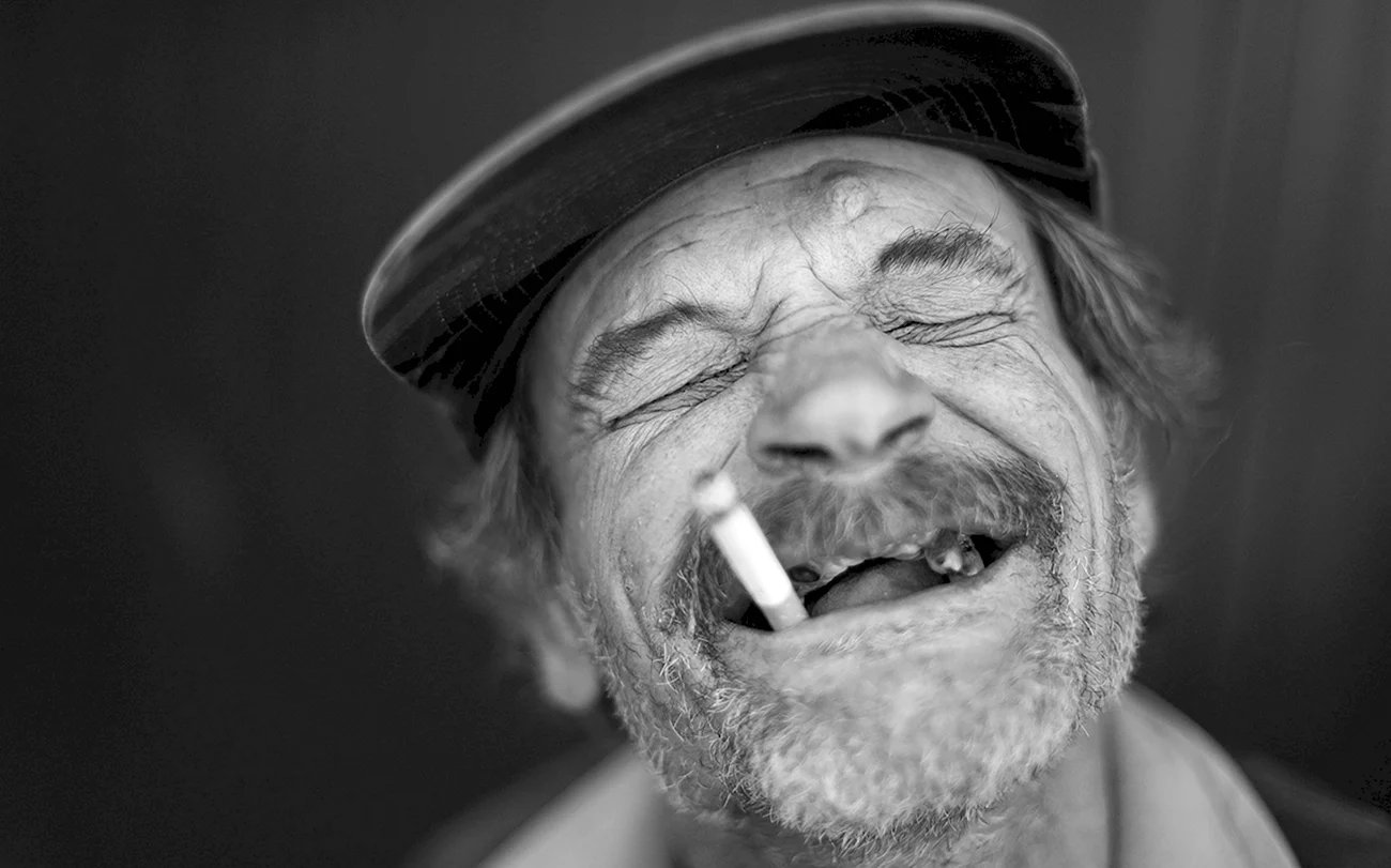 Дед с сигарой. Прикольная картинка