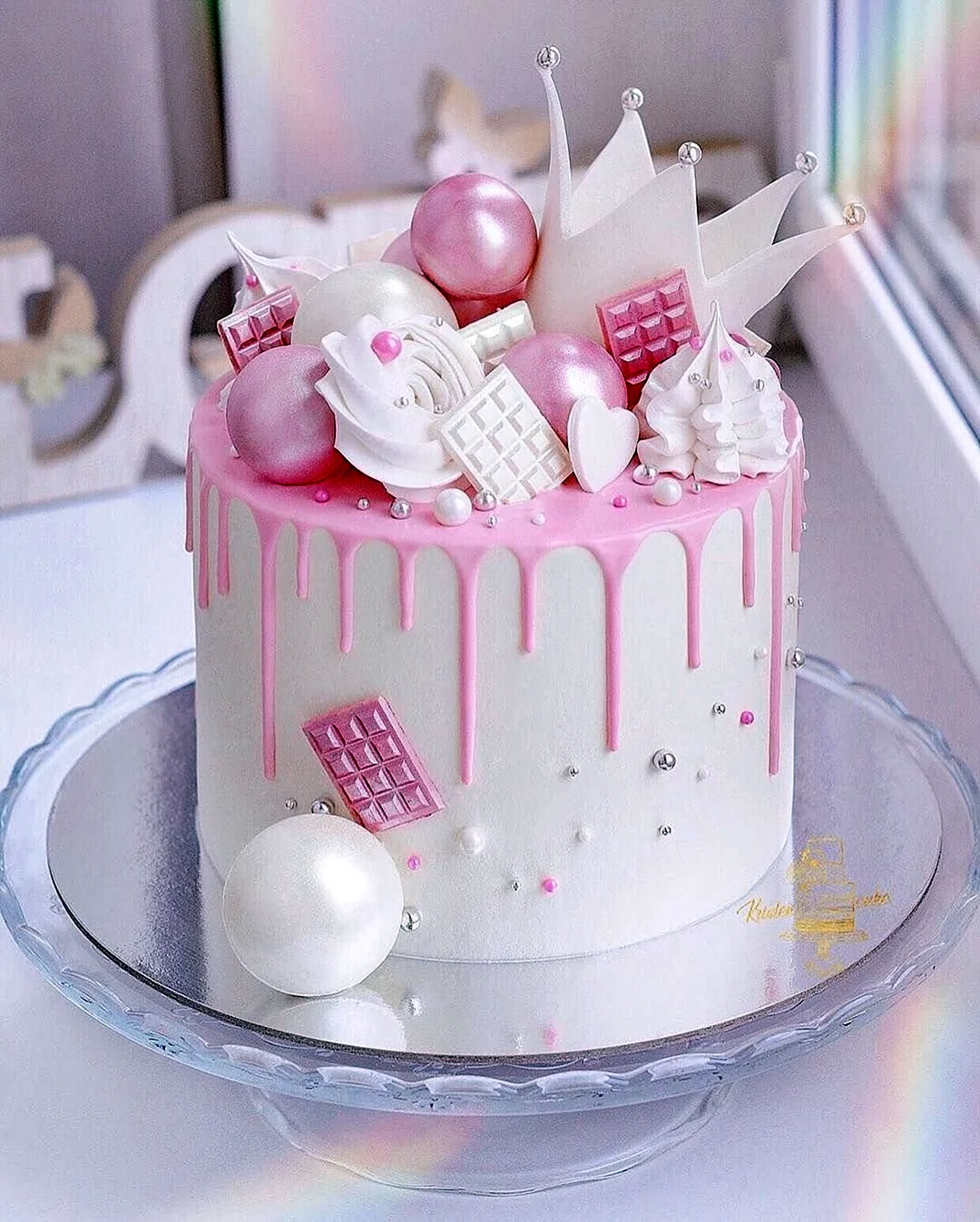 Декор торта для девочки. Красивая картинка