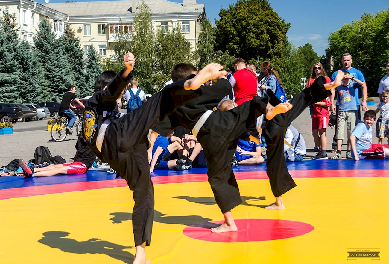 День физической культуры и спорта Украины. Поздравление