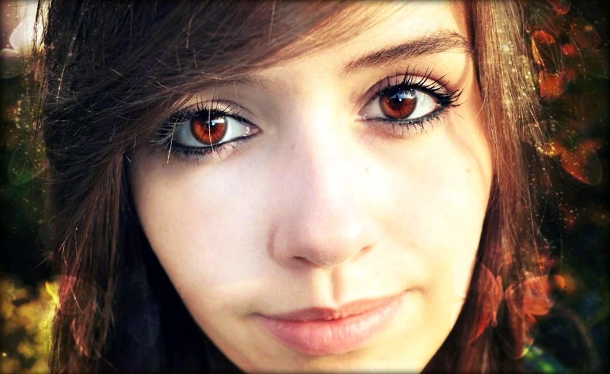 Девочка с очень красивыми глазами. Красивая девушка