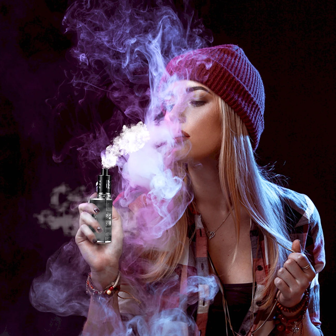 Девушка в дыму. Прикольная картинка
