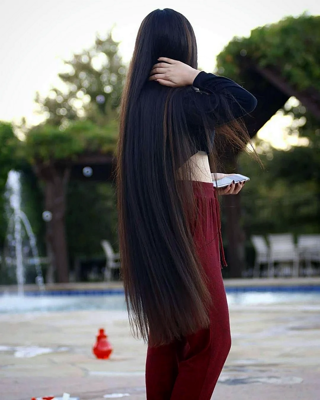 Длинные волосы. Красивая девушка