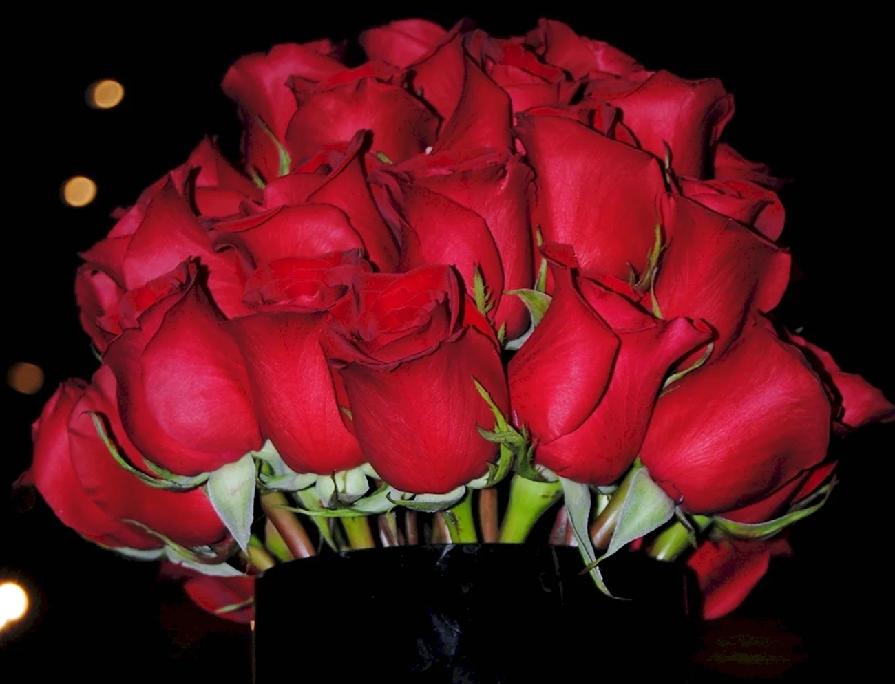 Доброй ночи с розами и пожеланиями. Красивая картинка