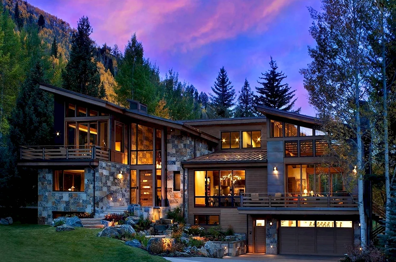 Дом в Колорадо в горах. Красивая картинка