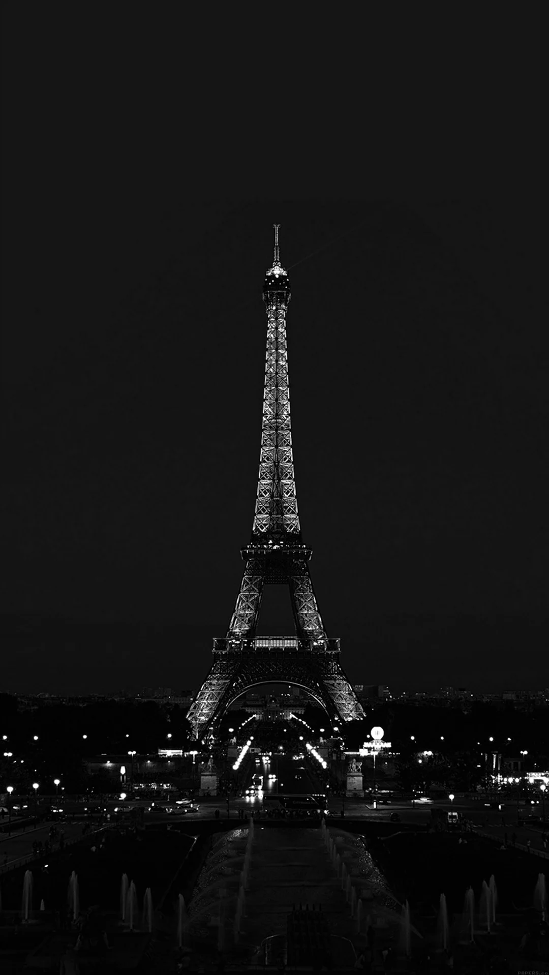 Эйфелева башня ночью. Картинка