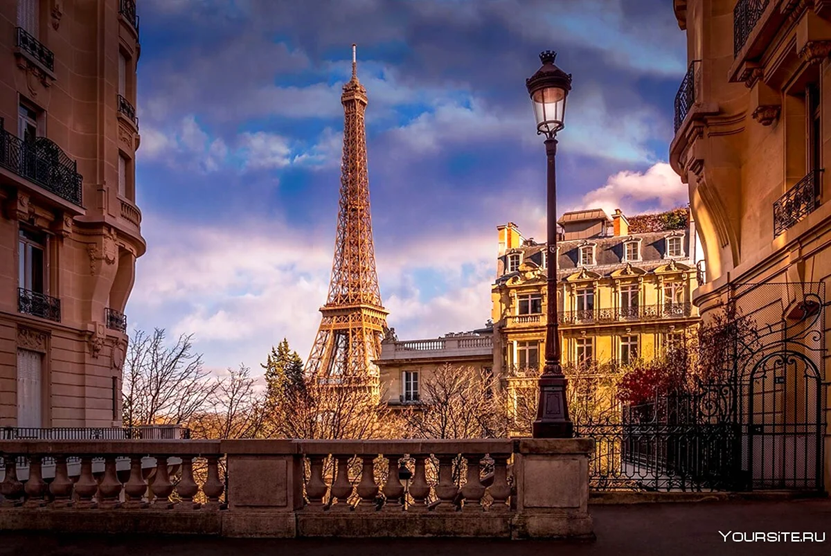 Эйфелева башня в Париже улицы Парижа. Красивая картинка