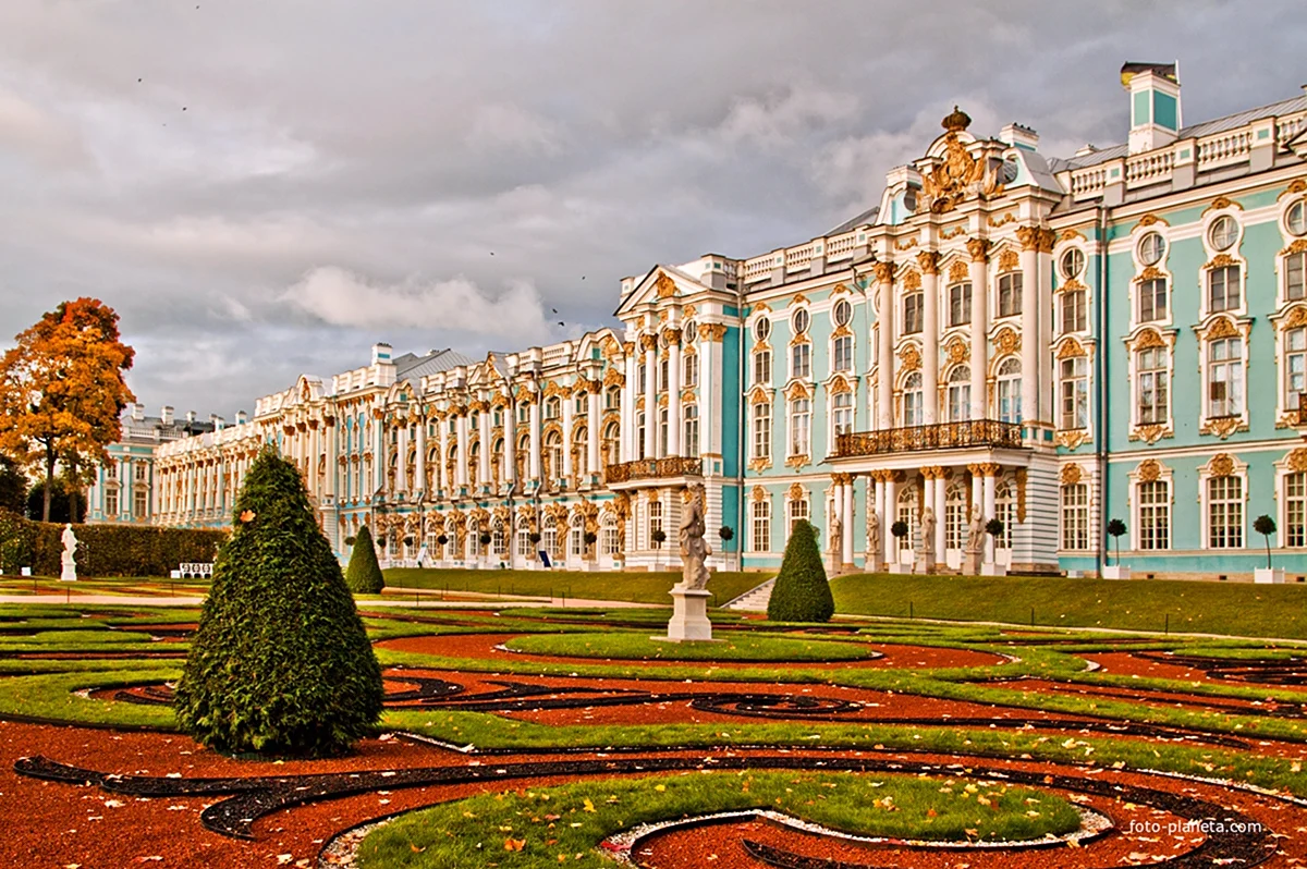 Екатерининский дворец Питер. Красивая картинка