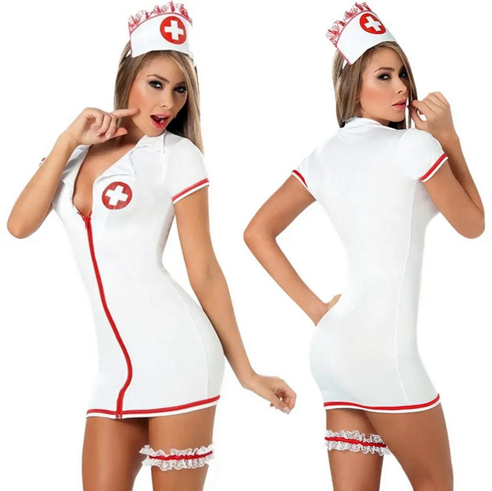 Эротический костюм медсестры. Красивая девушка