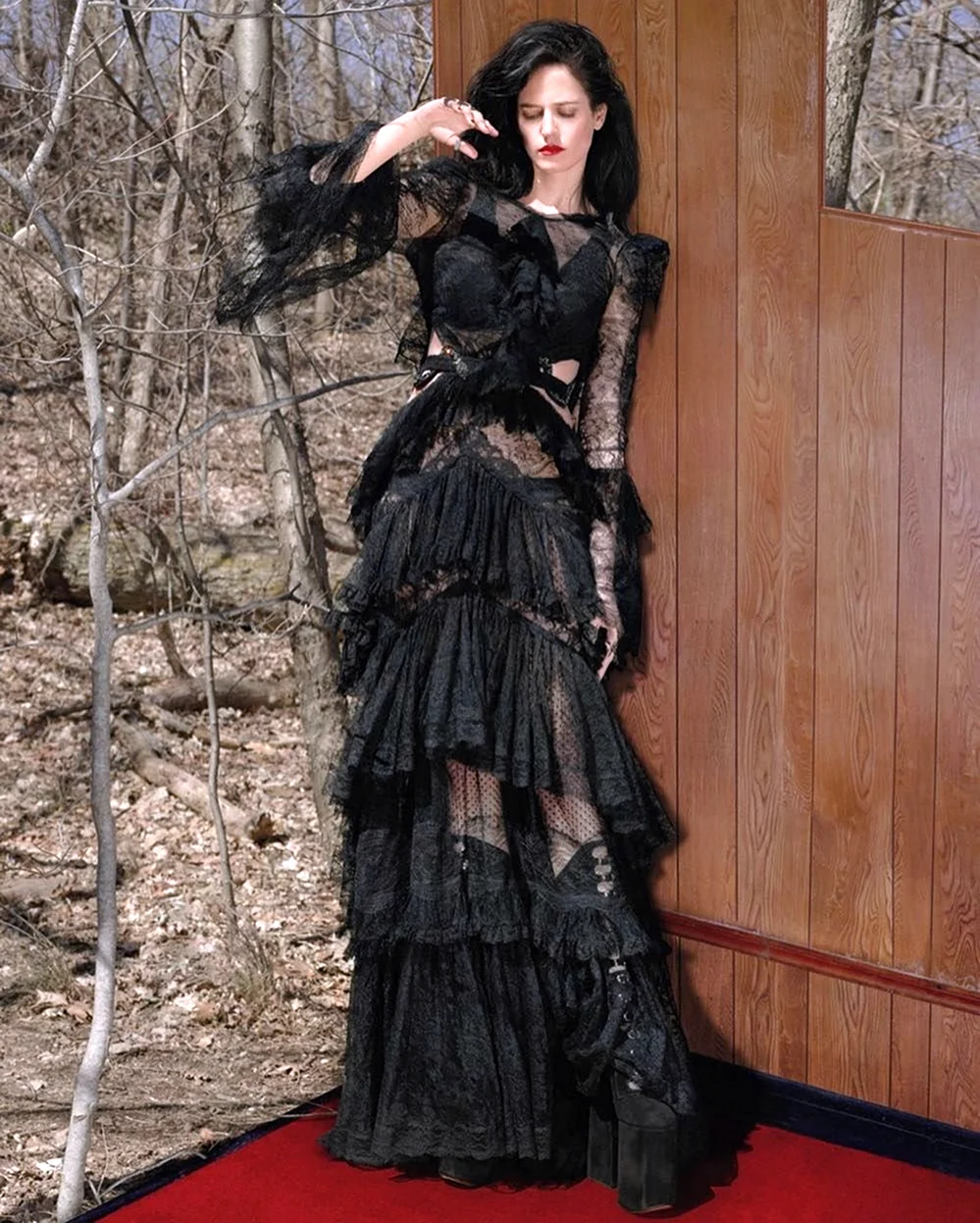 Ева Грин в черном платье. Знаменитость
