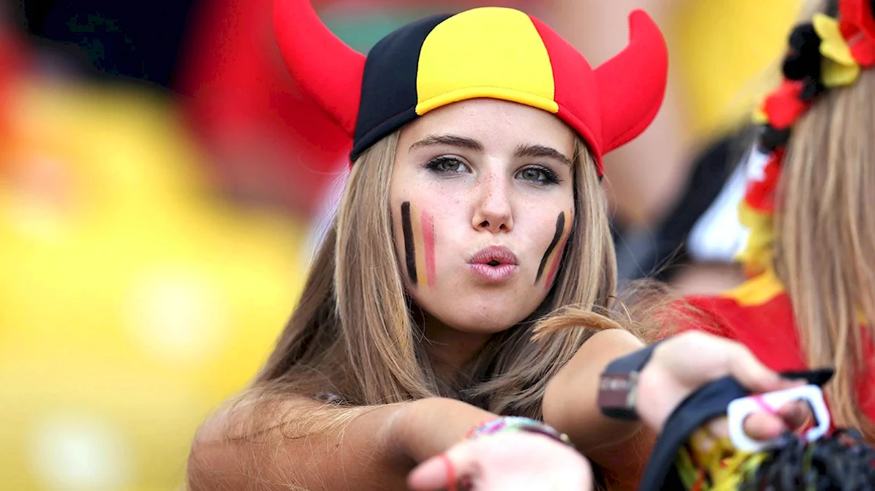 Фанатки Бельгии hot. Красивая девушка