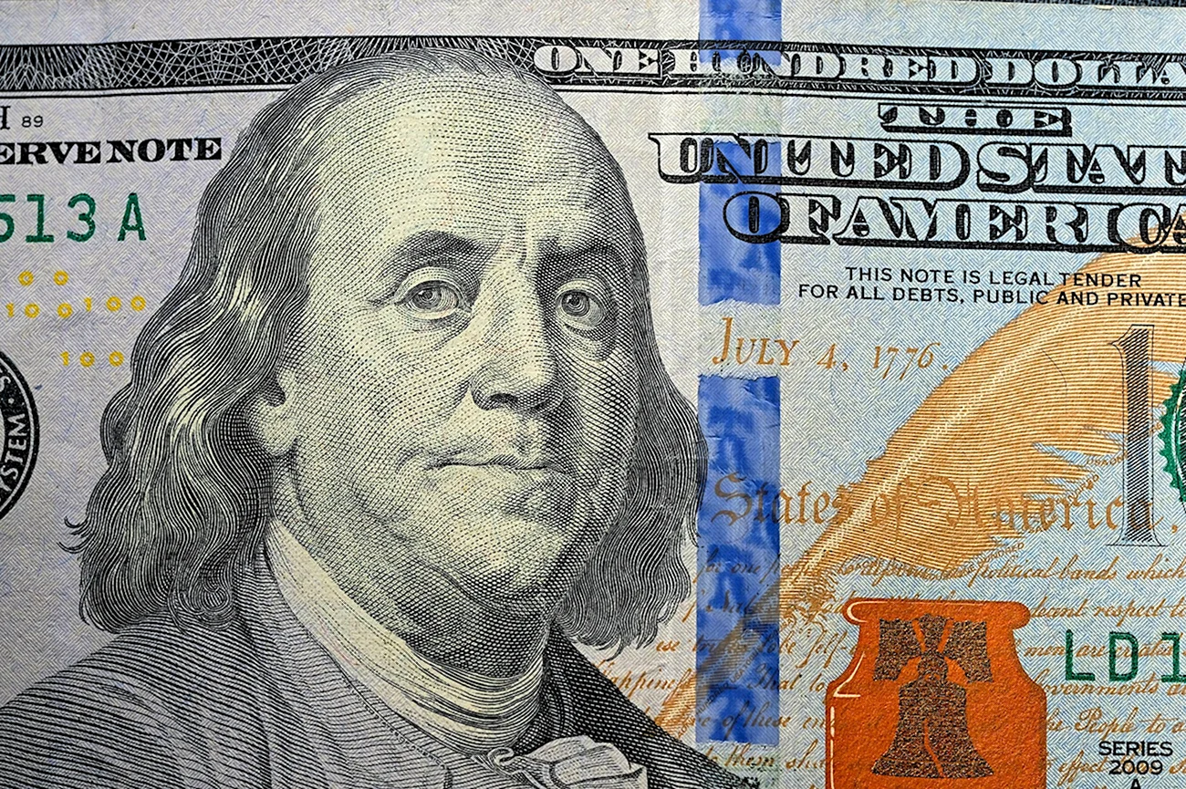 Фото Бенджамина Франклина на долларе. Картинка