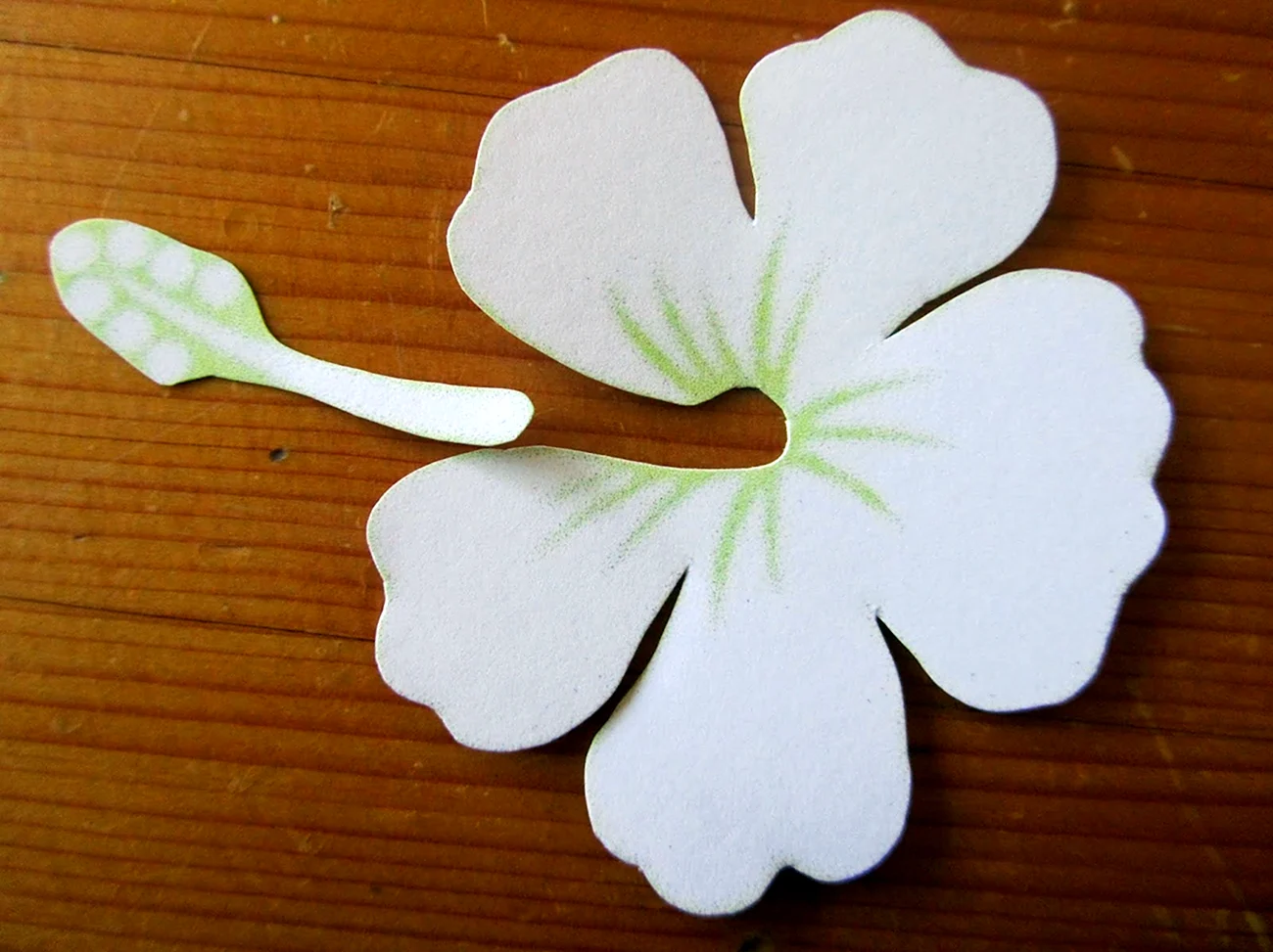 Гавайский цветок из фоамирана. Своими руками