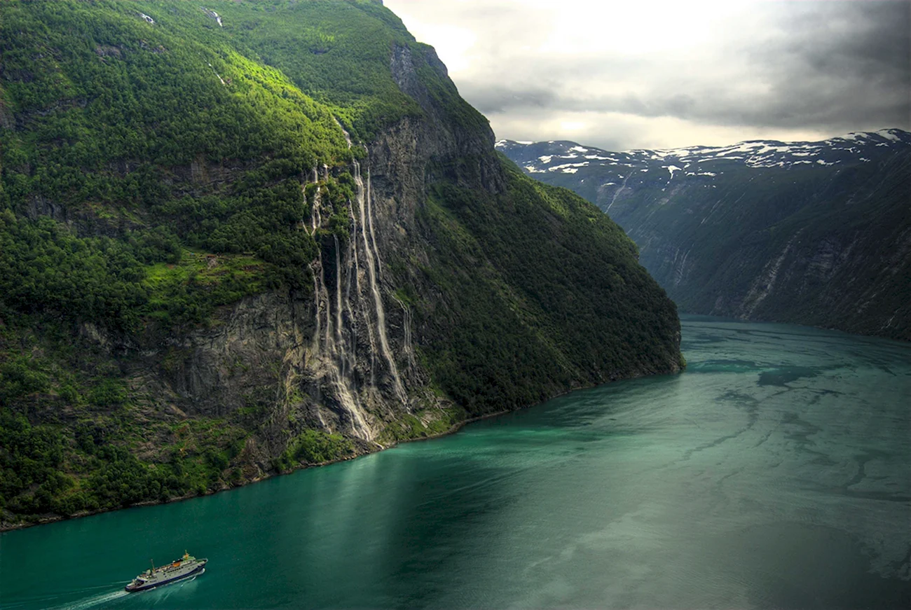Гейрангер-Фьорд Норвегия. Красивая картинка