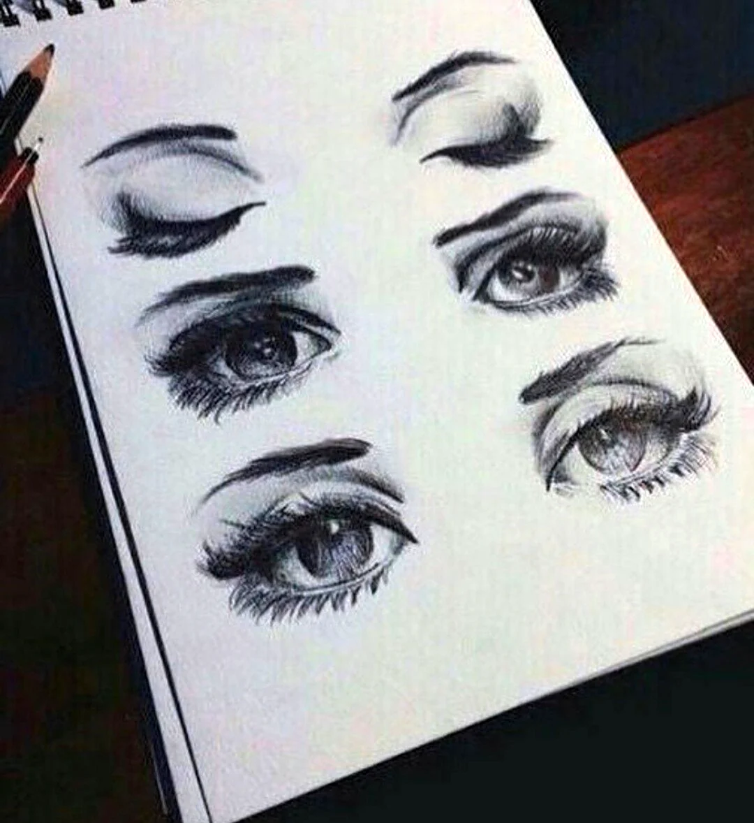 Глаз карандашом для скетчбука. Для срисовки