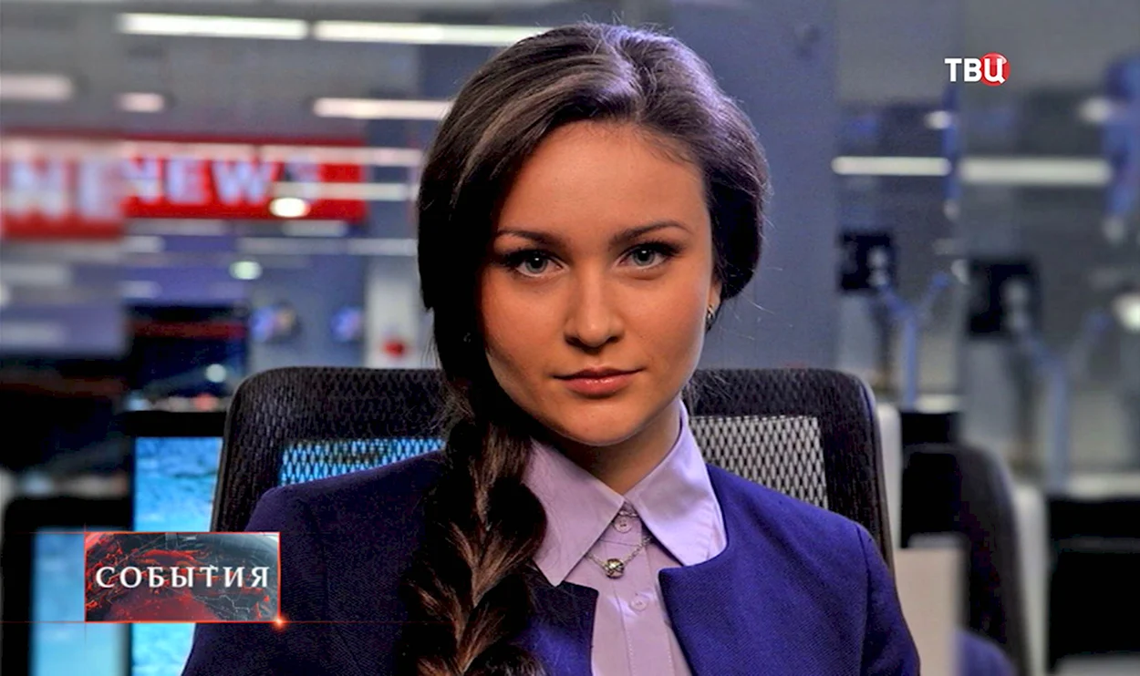 Юлия шустрая журналистка. Знаменитость