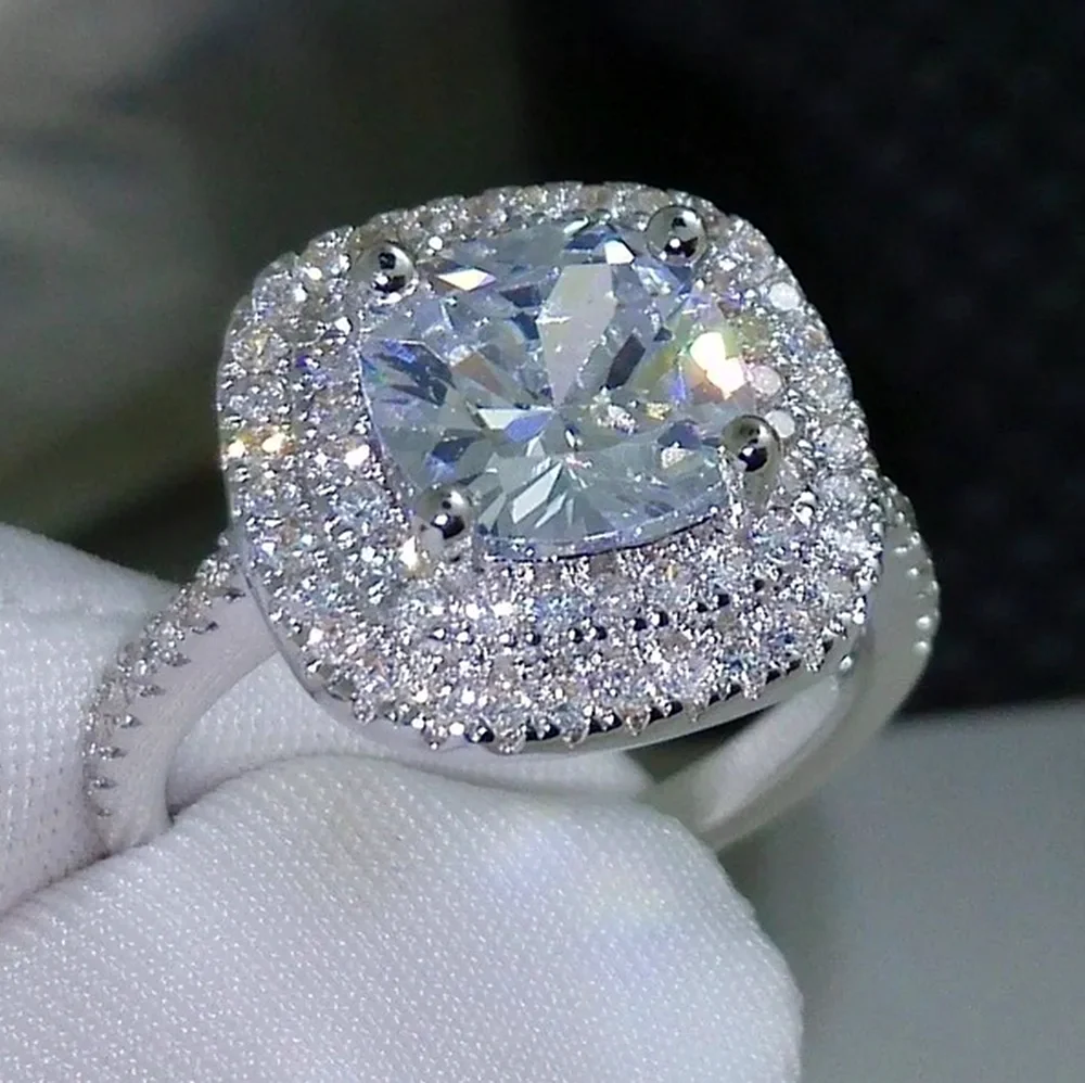 Камень Диамант Даймонд кольцо. Красивая картинка