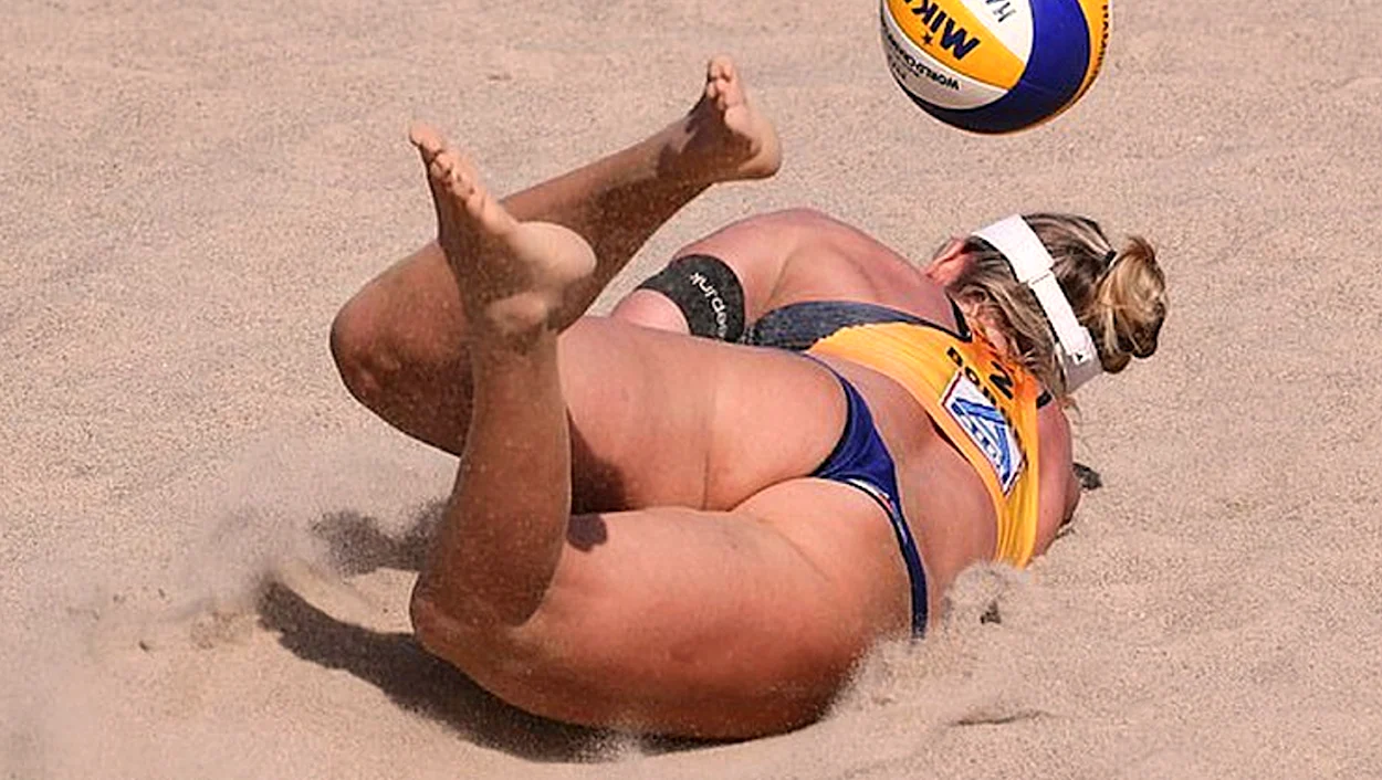 Карла Боргер пляжный волейбол. Красивая девушка