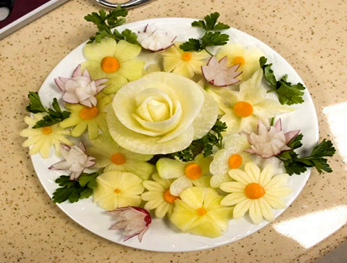 Карвинг украшение салатов. Красивая картинка