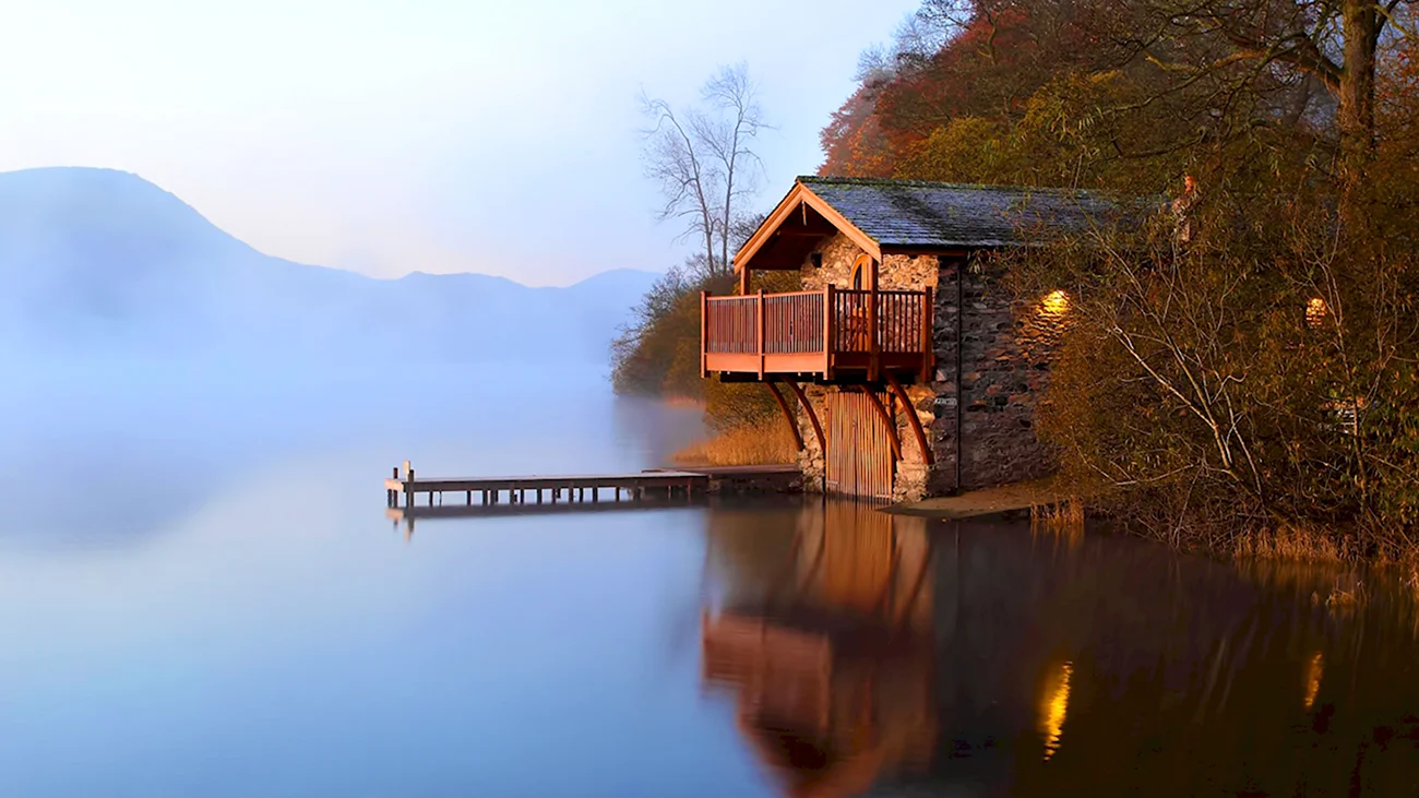 Хеди Барресс домик у озера. Красивая картинка