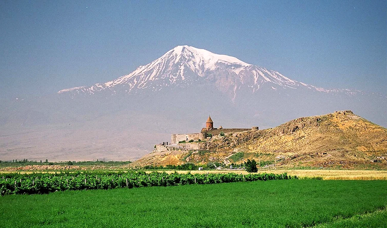 Хор Вирап Армения. Красивая картинка