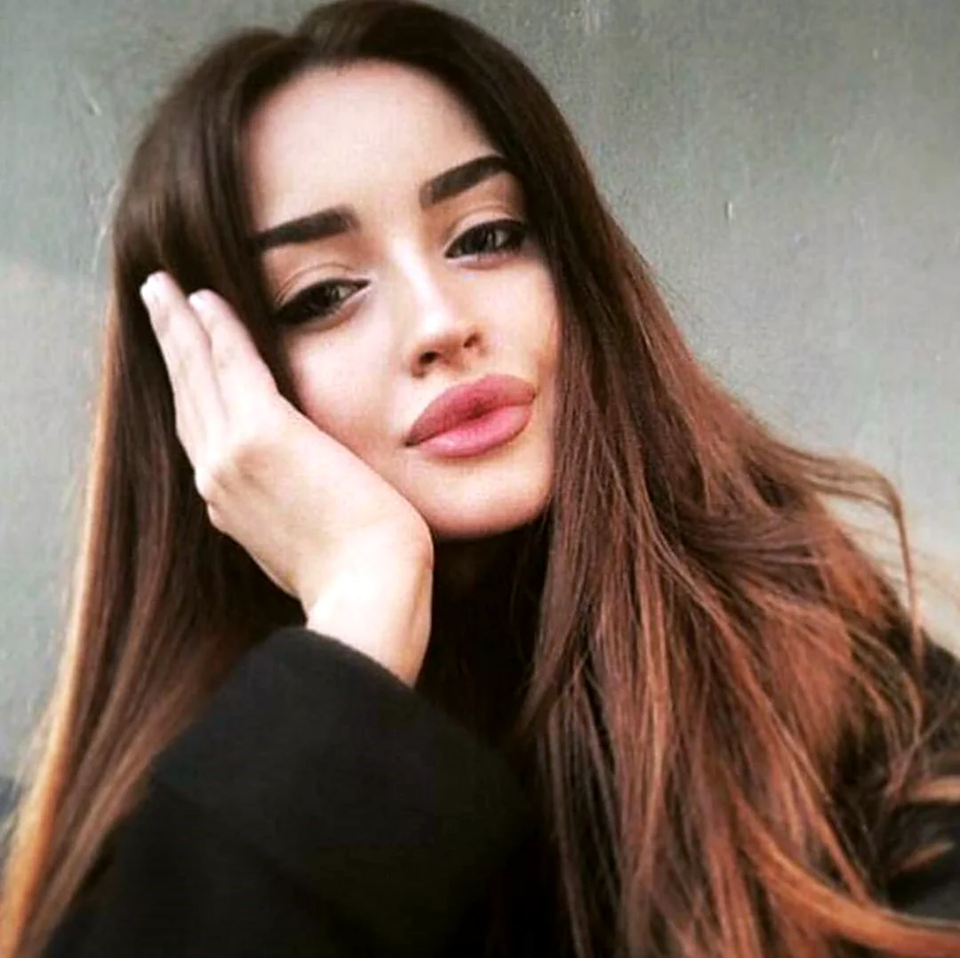 Кира Абрамова. Красивая девушка
