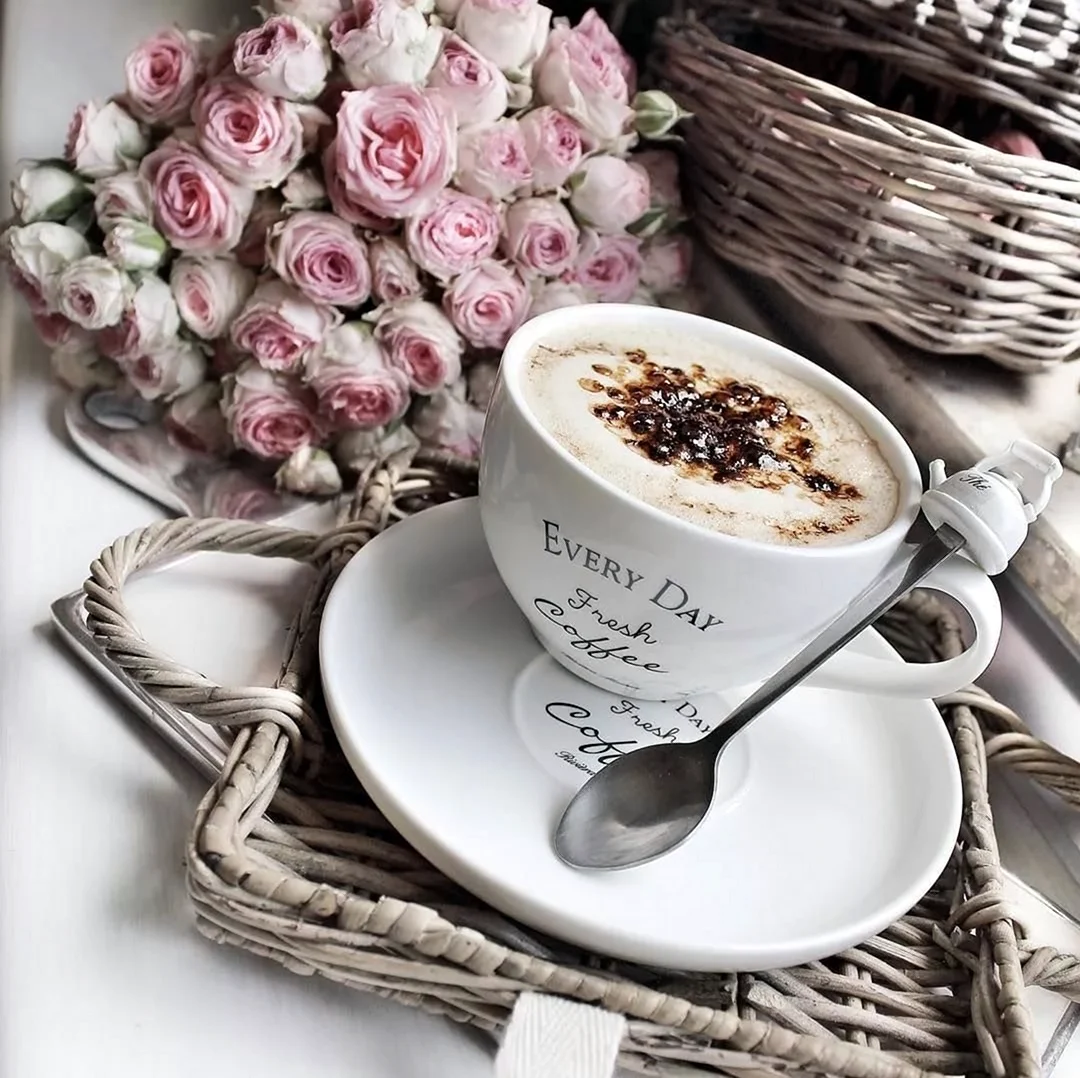 Кофе и цветы. Открытка с добрым утром