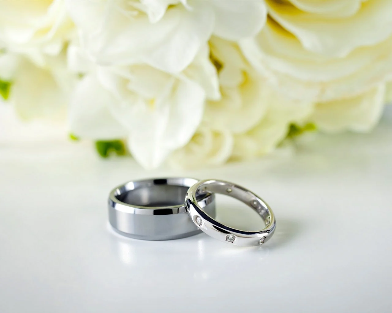Кольца на фарфоровую свадьбу. Поздравление с годовщиной свадьбы
