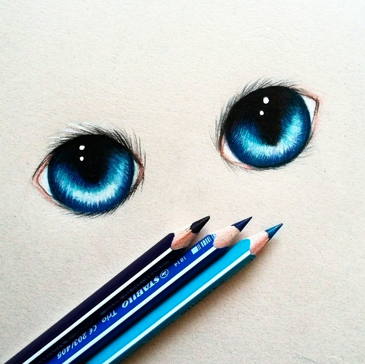 Кошачий глаз карандашом. Для срисовки