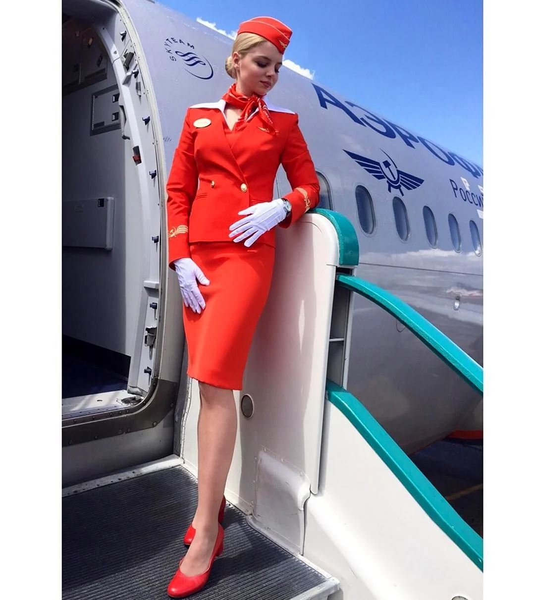 Костюм stewardess Softline. Красивая девушка