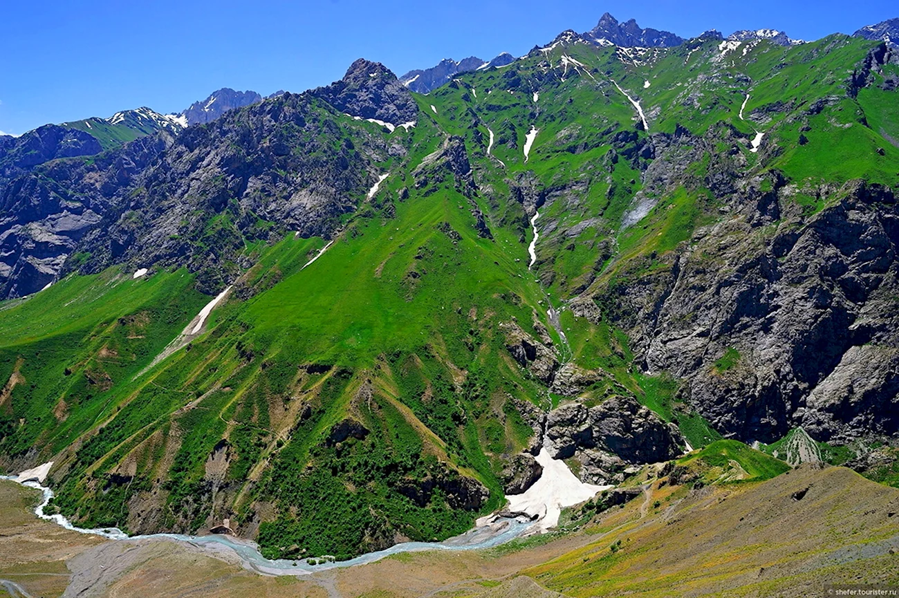 Красивые горы Таджикистан верхний Далян. Красивая картинка