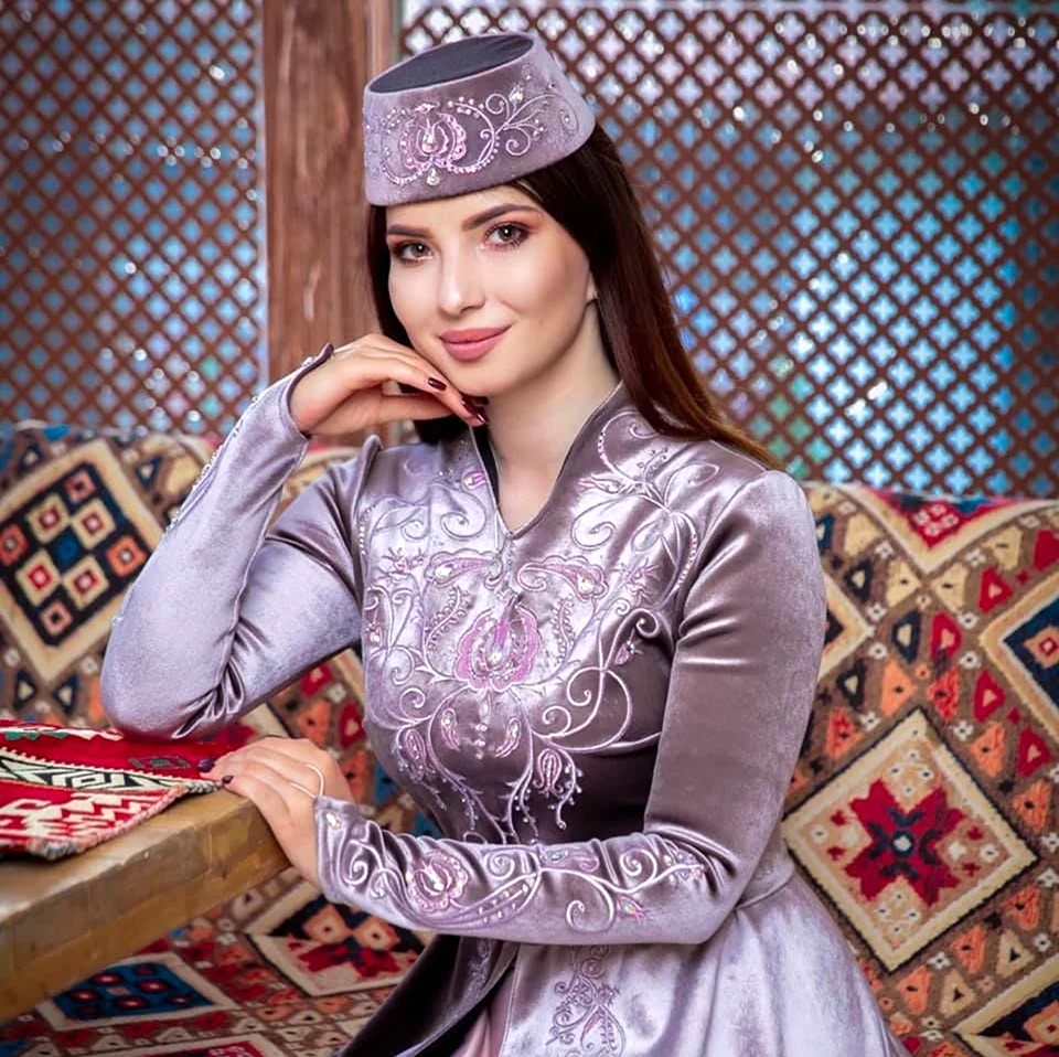 Крымские татарки. Красивая девушка