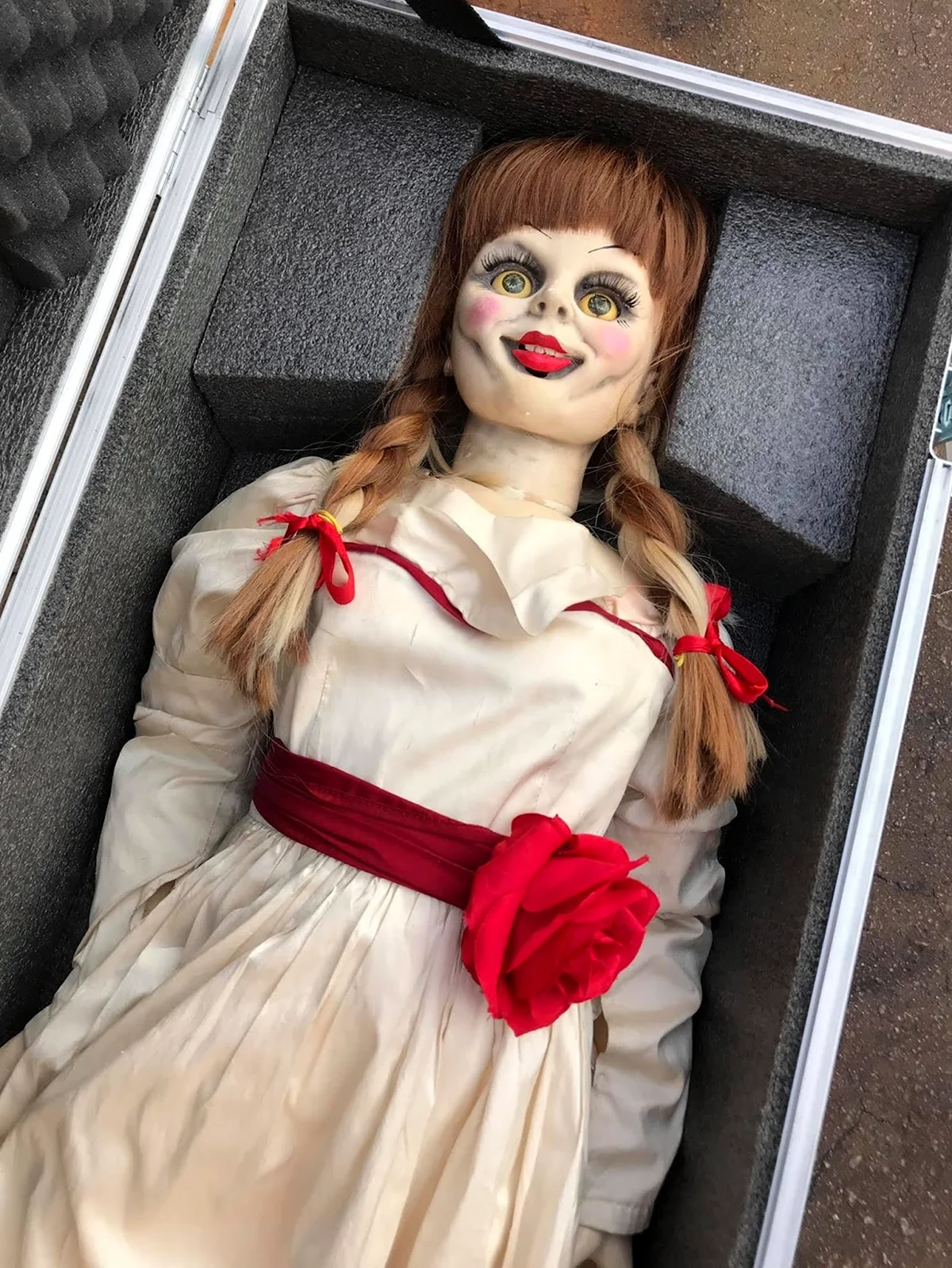 Кукла Анабель Хэллоуин. Игрушка