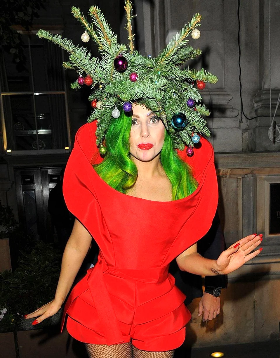 Леди Гага елка. Прикольная картинка