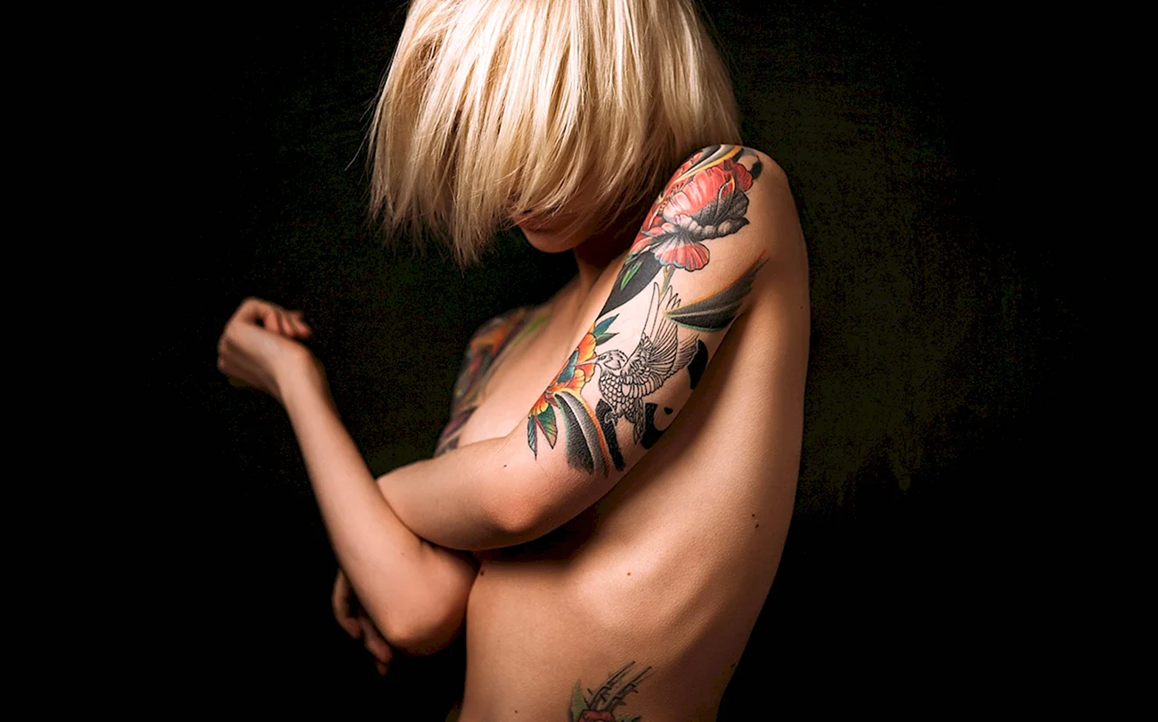Майя Мюллер Tattoo girls. Красивая картинка
