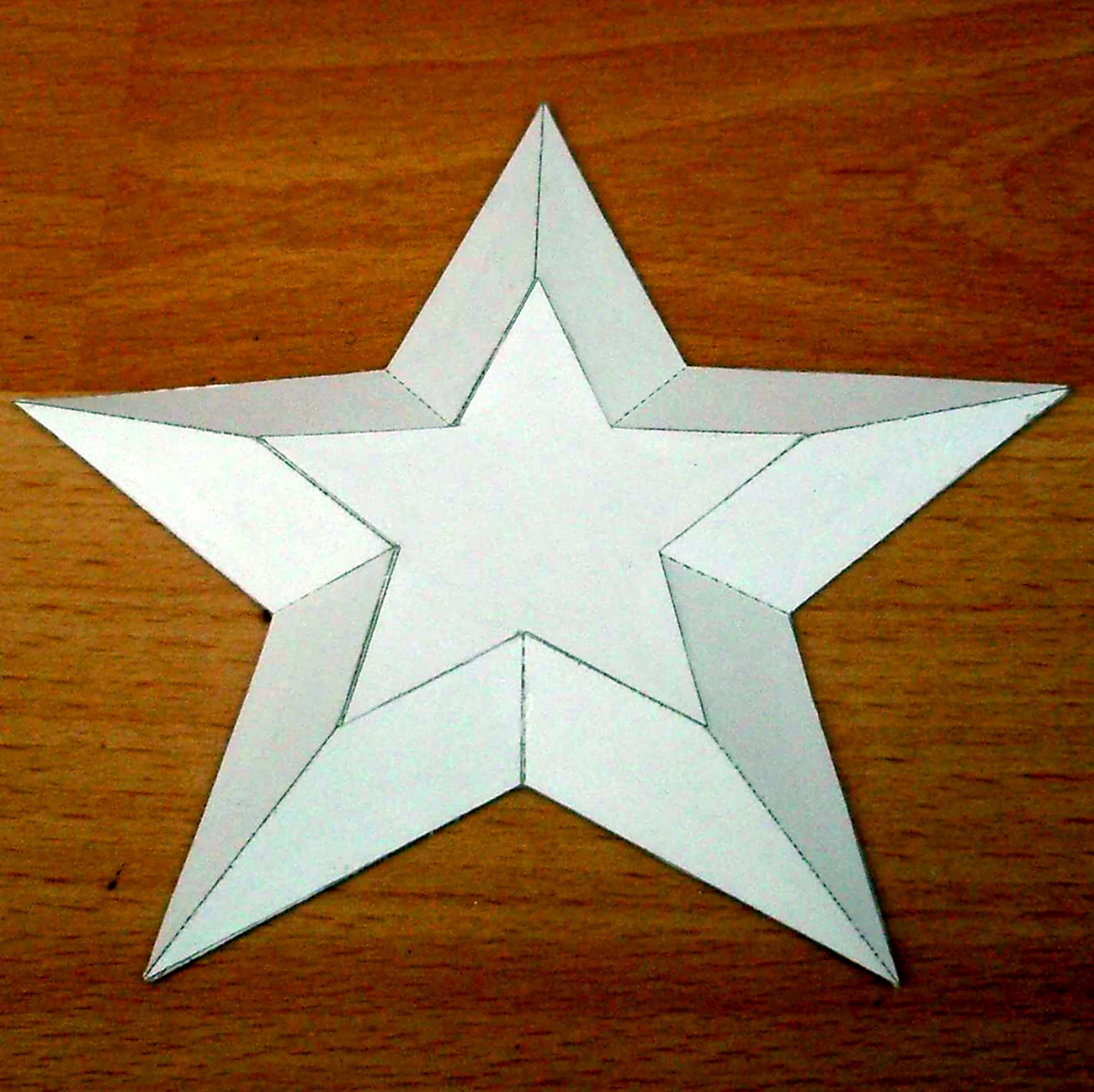 Макет звезды из картона. Своими руками