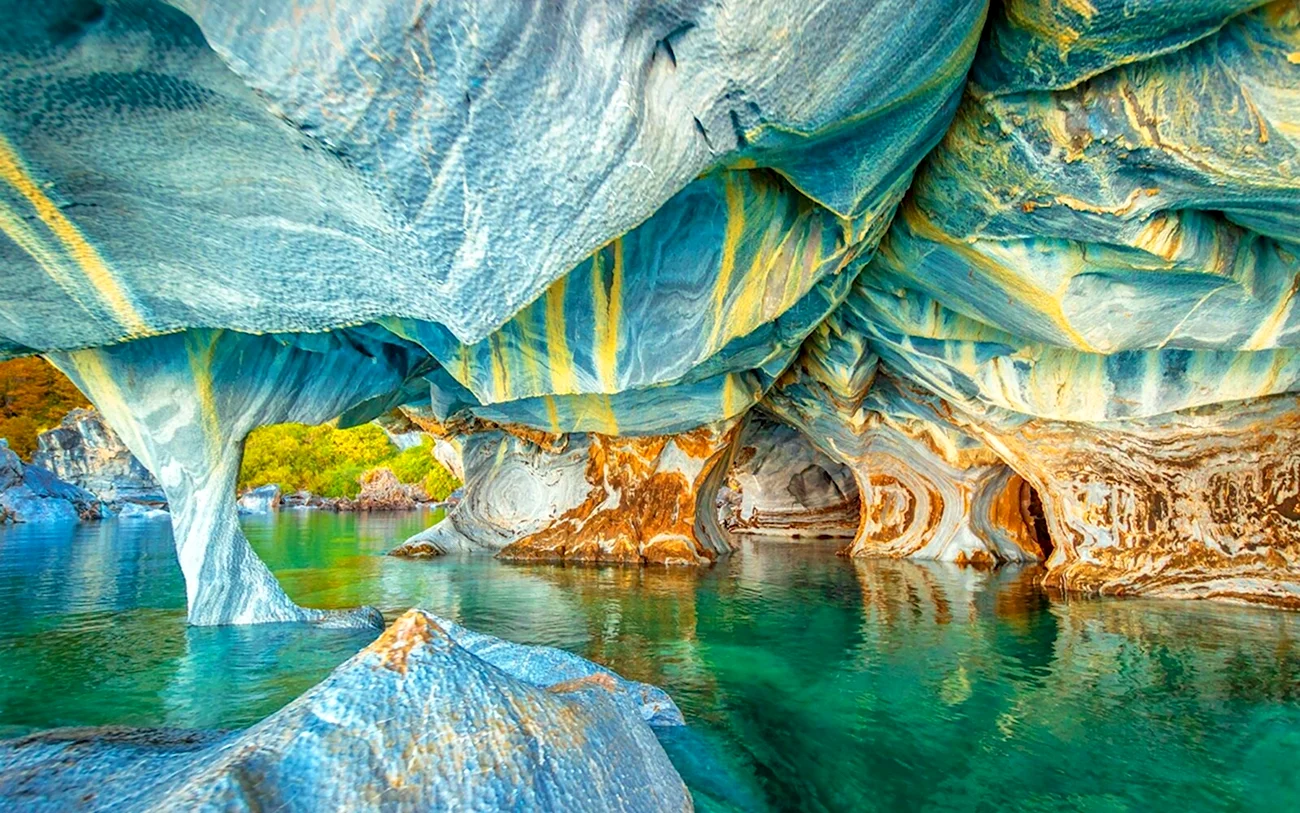 Мраморные пещеры Чиле-Чико. Картинка